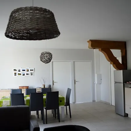 דירה Les Logis Du Hallay *