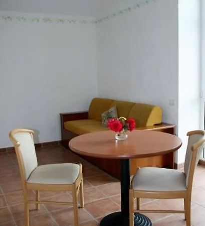 Les Logis Du Hallay * La Haie-Fouassiere